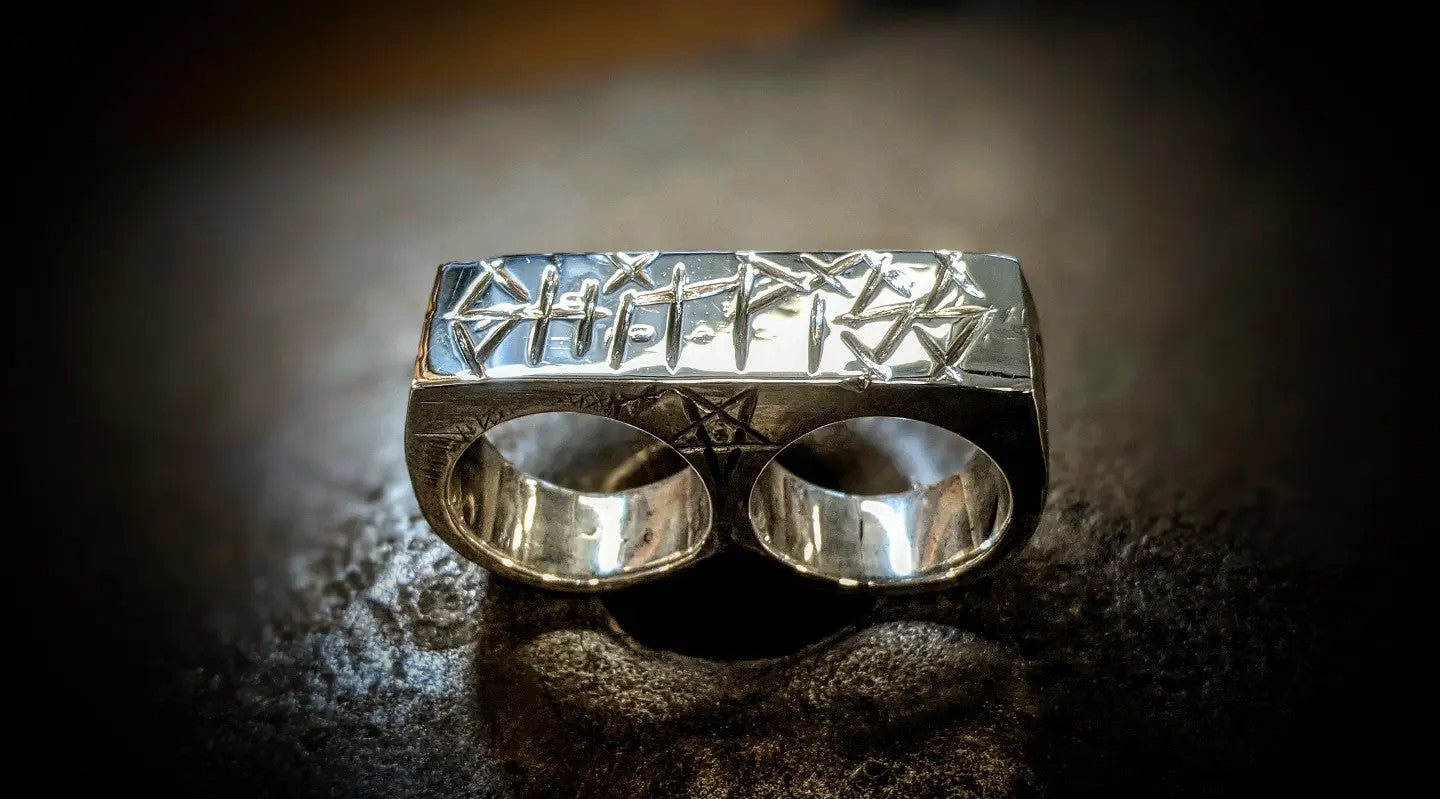 SHITPISS Knuckle Duster